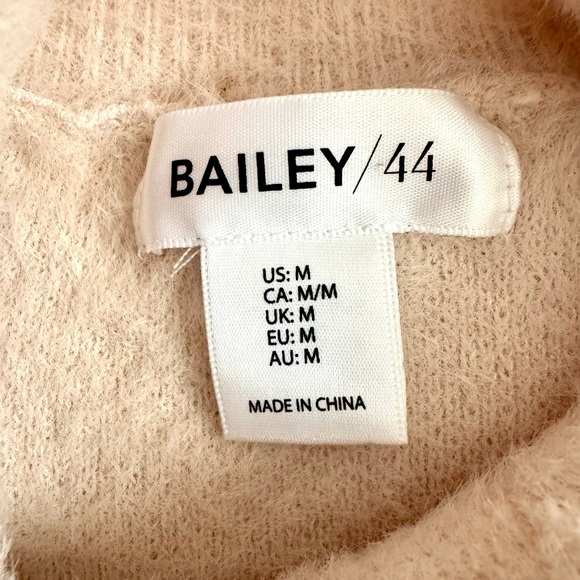 BAILEY / 44 Soft Mock Neck faux Fur Pullover Sweater Size M - Picture 2 of 4